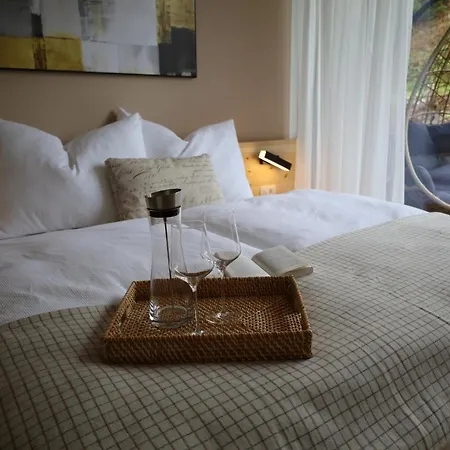 Mit Balkon Und Hallenbad