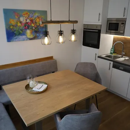 Apartament Mit Balkon Und Hallenbad *