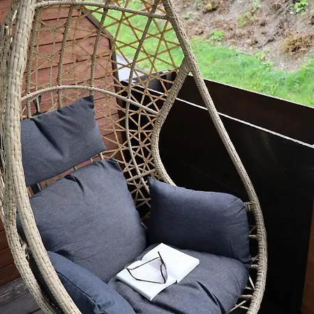 Mit Balkon Und Hallenbad Apartament *