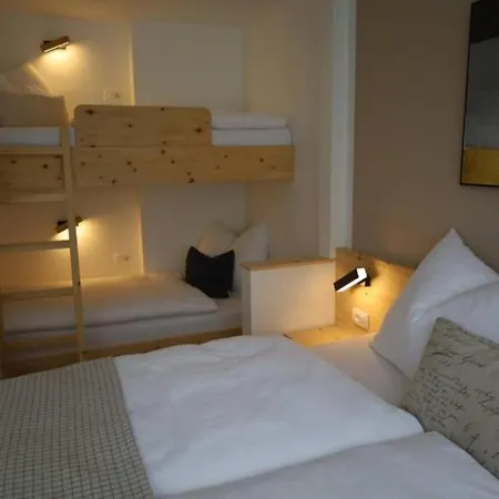 Apartment Mit Balkon Und Hallenbad *