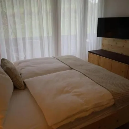 Apartmán Mit Balkon Und Hallenbad *