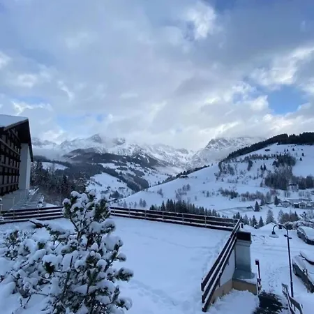 アパート Mit Balkon Und Hallenbad *