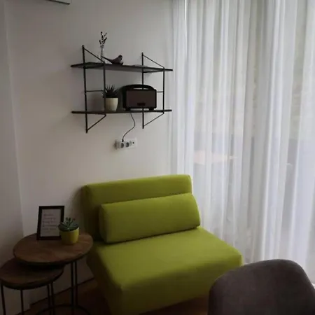 Apartament Mit Balkon Und Hallenbad