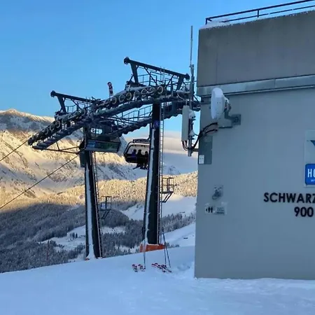 Mit Balkon Und Hallenbad