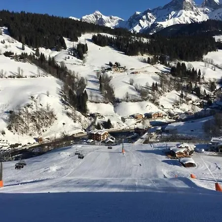 Mit Balkon Und Hallenbad Apartament *