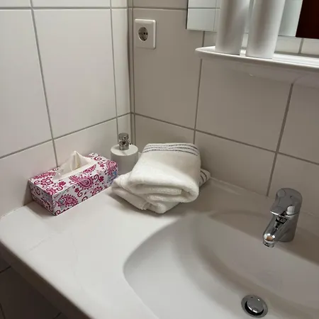 Apartament Mit Balkon Und Hallenbad *