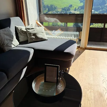 Mit Balkon Und Hallenbad *