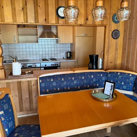 Mit Balkon Und Hallenbad